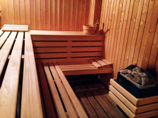 FRIENDS - SAUNA