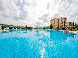 PANORAMA FORT BEACH  - SWIMMING POOLS