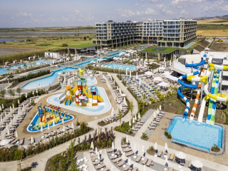 WAVE RESORT - Басейни