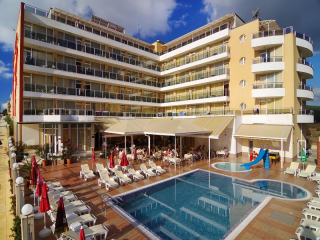 PLAMENA PALACE - SWIMMING POOL