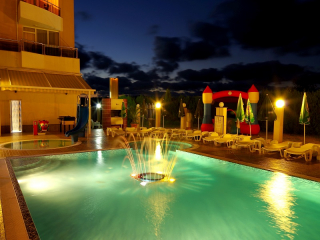 PLAMENA PALACE - SWIMMING POOL