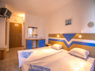 FAMILY HOTEL ELVIRA - ACCOMMODATION