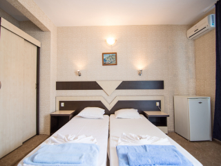 FAMILY HOTEL ELVIRA - ACCOMMODATION