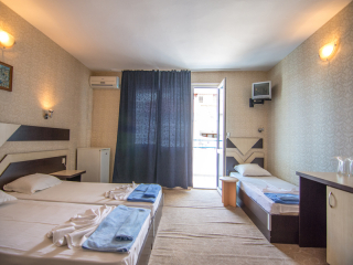 FAMILY HOTEL ELVIRA - ACCOMMODATION