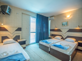 FAMILY HOTEL ELVIRA - ACCOMMODATION