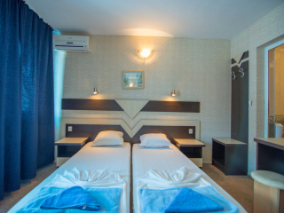 FAMILY HOTEL ELVIRA - ACCOMMODATION