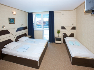 FAMILY HOTEL ELVIRA - ACCOMMODATION