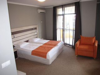 BLUE ORANGE - DOUBLE ROOM