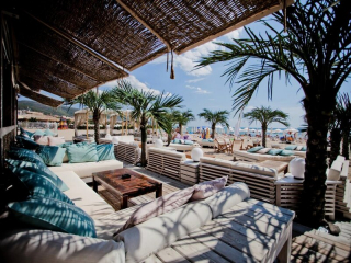 DIT MAJESTIC BEACH RESORT - RESTAURANTS & BARS