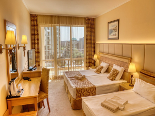 ДИТ МАДЖЕСТИК БИЙЧ РЕЗОРТ - ФАМИЛНА СТАЯ