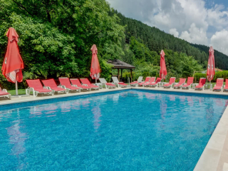 PARK HOTEL FEYA - OUTDOOR SWIMMING POOL