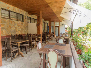 RAISKI KAT - RESTAURANT