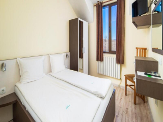 DOLNA BANYA - ACCOMMODATION