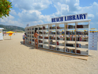 SANDY BEACH - BEACH LIBRARY