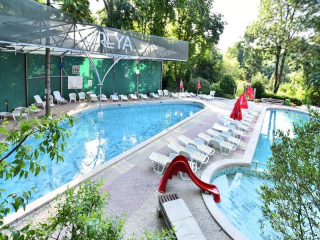 ESTREYA PALACE - OUTDOOR SWIMMING POOL