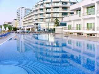 BERLIN GOLDEN BEACH - POOL